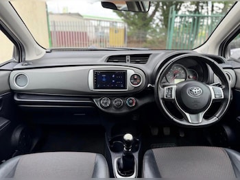 Used Toyota Yaris 2012 for sale - 79349015: Photo