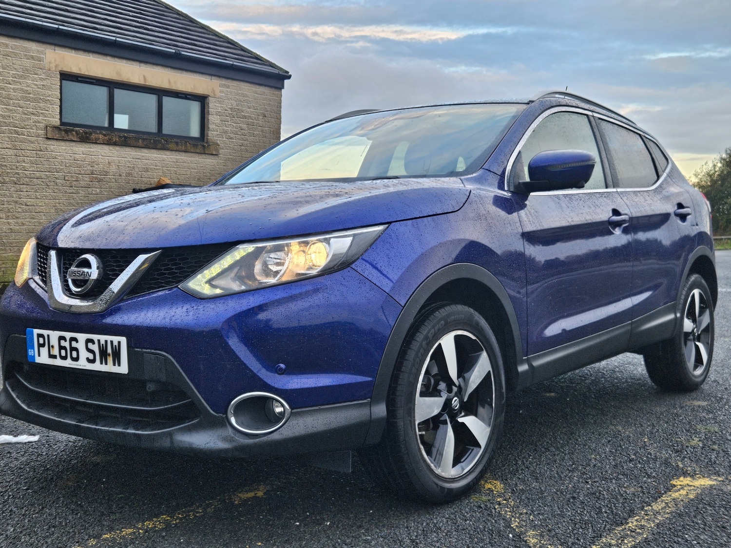 Used Nissan Qashqai 2016 for sale - 76618790: Photo 2