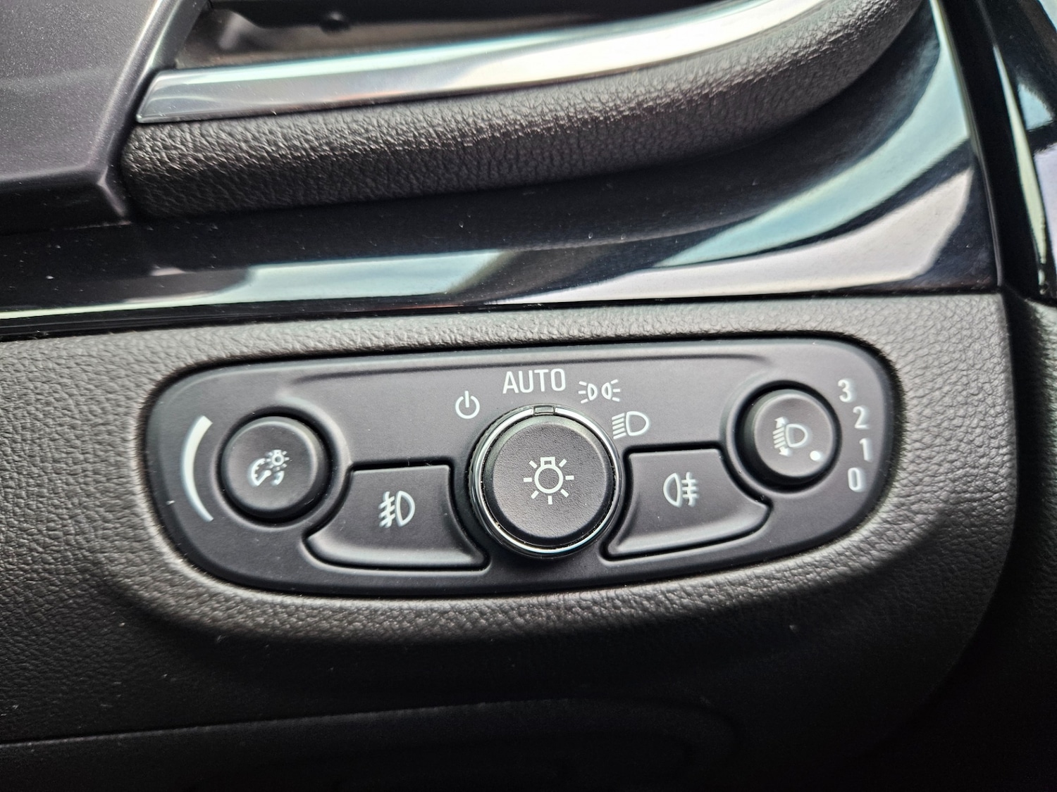 Used Vauxhall Mokka X 2017 for sale - 76618501: Photo 12