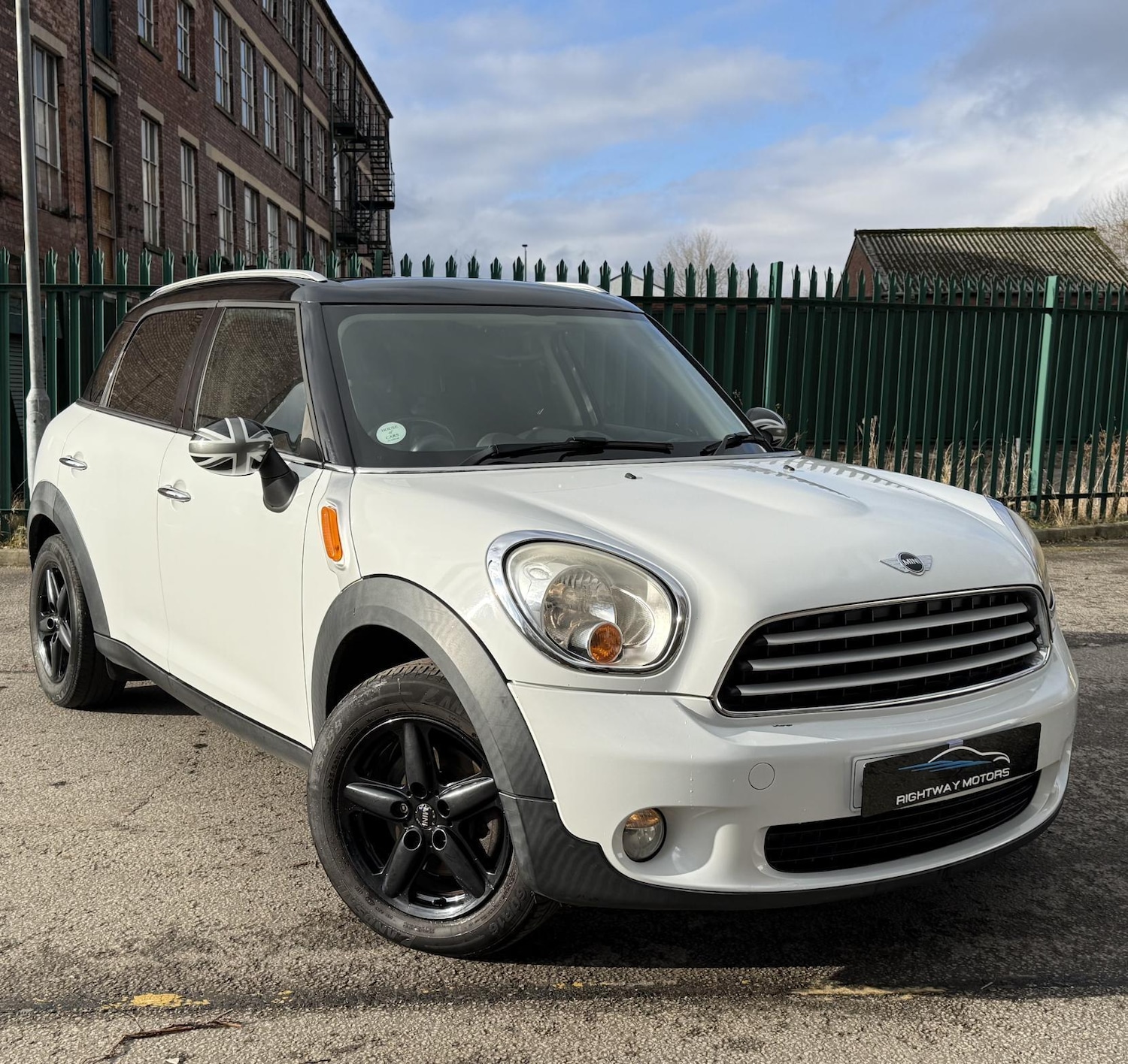 Used MINI Countryman for sale - 77524909: Photo 2