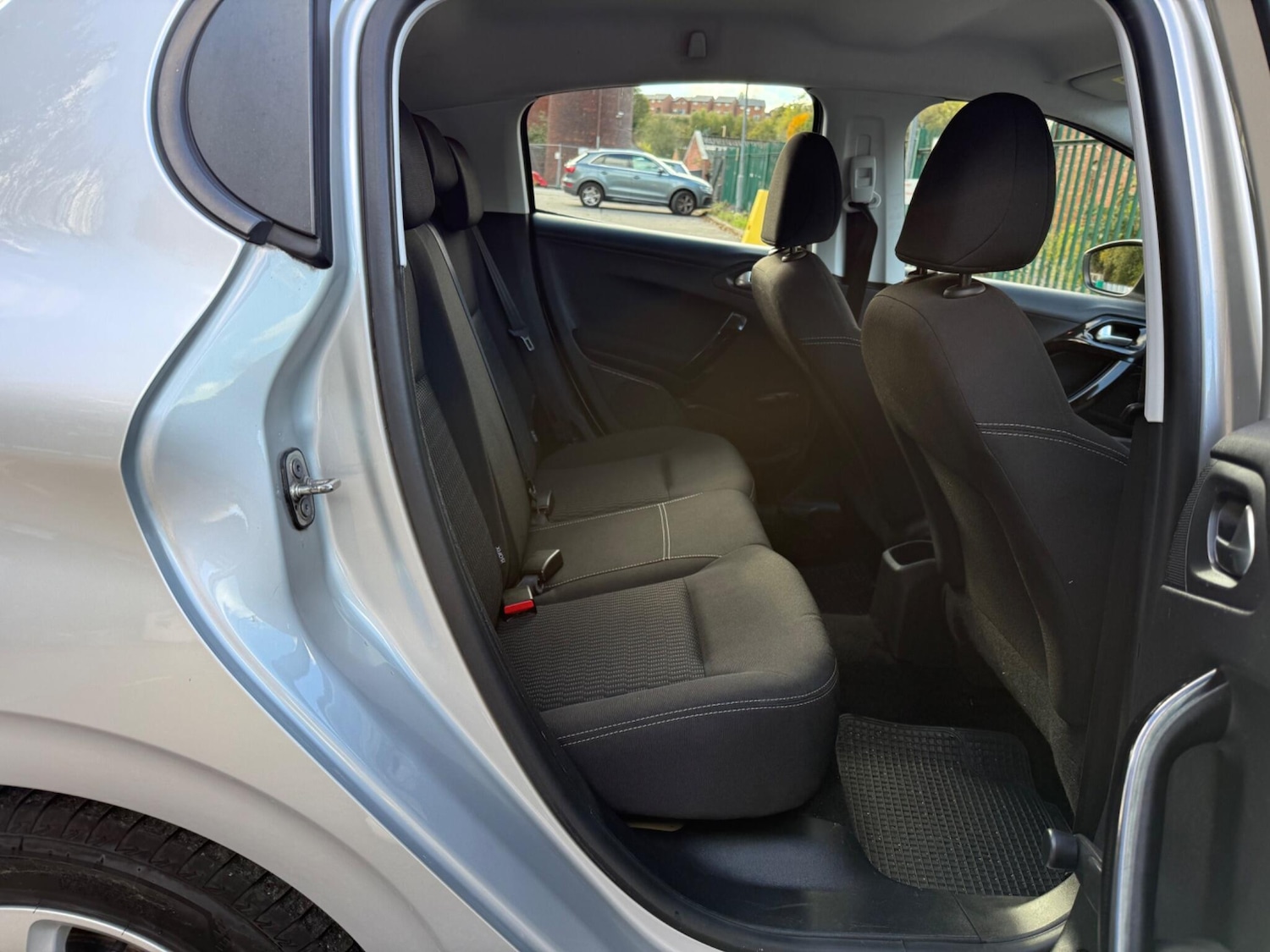 Used Peugeot 208 for sale - 76995264: Photo 14