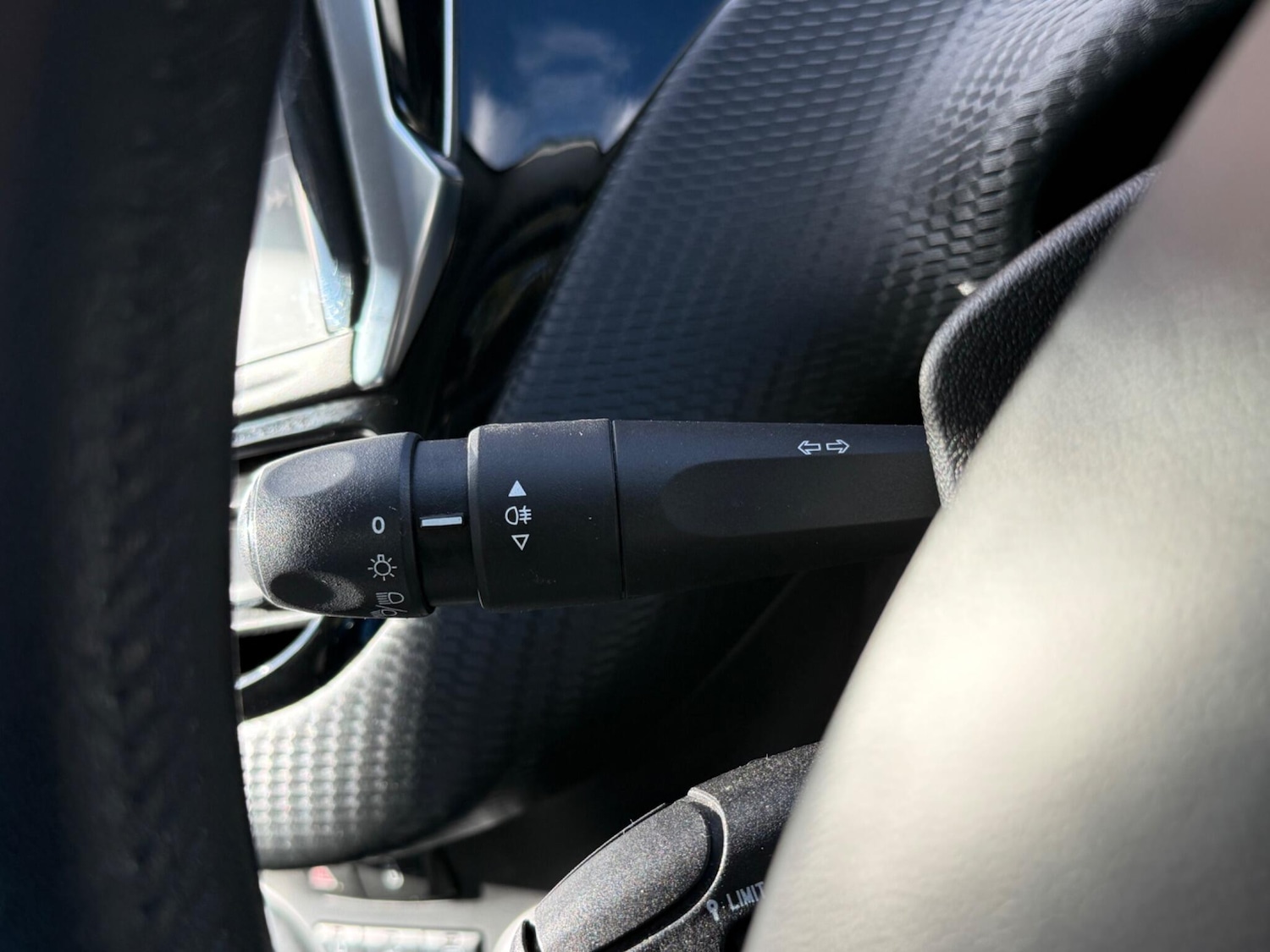 Used Peugeot 208 for sale - 76995264: Photo 24