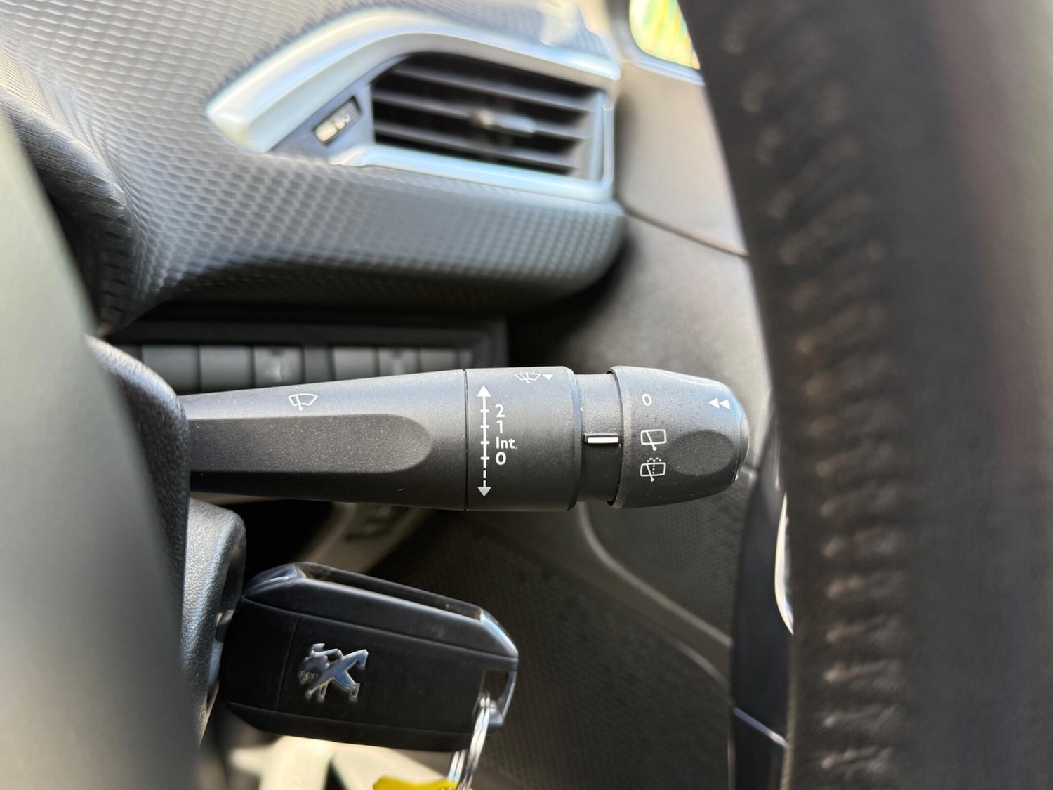 Used Peugeot 208 for sale - 76995264: Photo 25