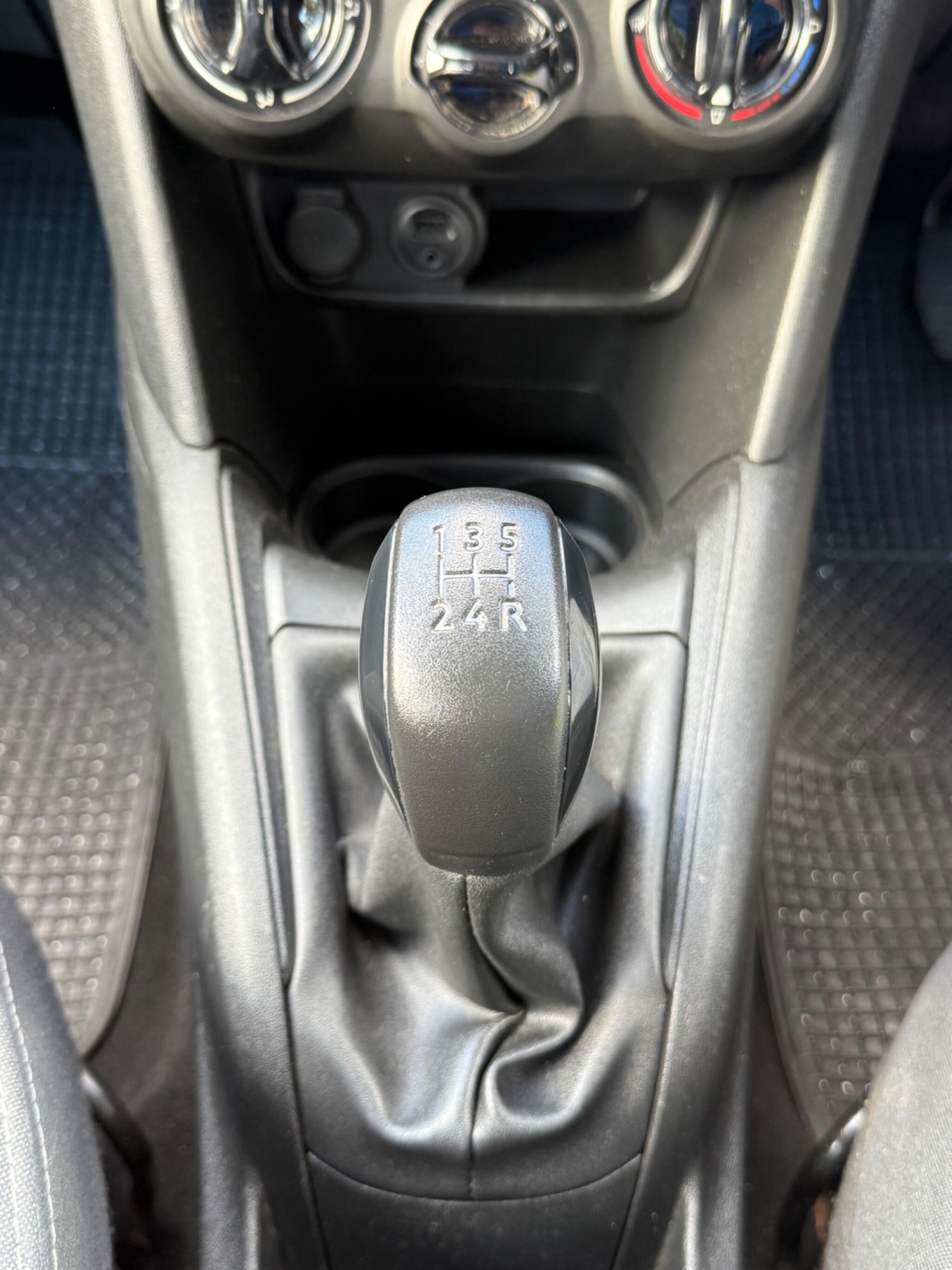 Used Peugeot 208 for sale - 76995264: Photo 31