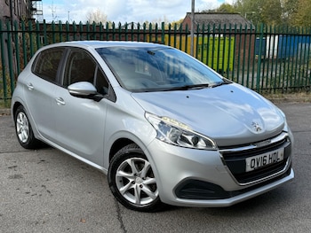 Used Peugeot 208 2016 for sale - 76995264: Photo