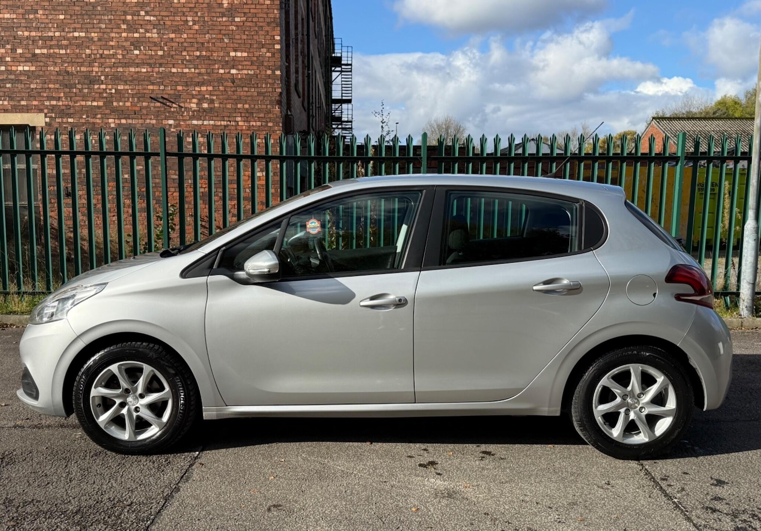 Used Peugeot 208 for sale - 76995264: Photo 6