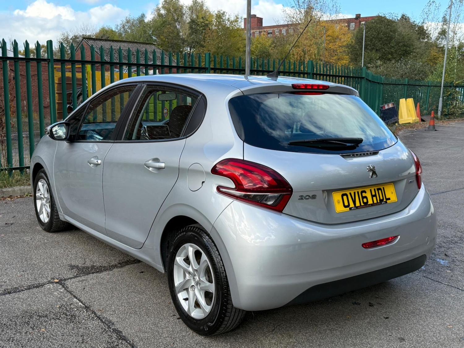 Used Peugeot 208 for sale - 76995264: Photo 7