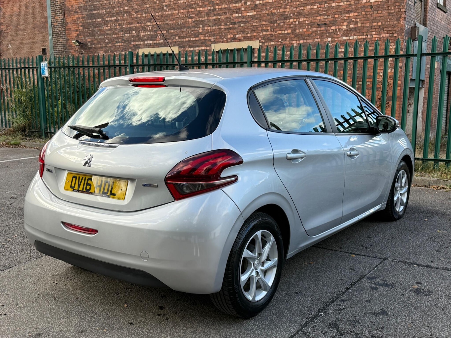 Used Peugeot 208 for sale - 76995264: Photo 9