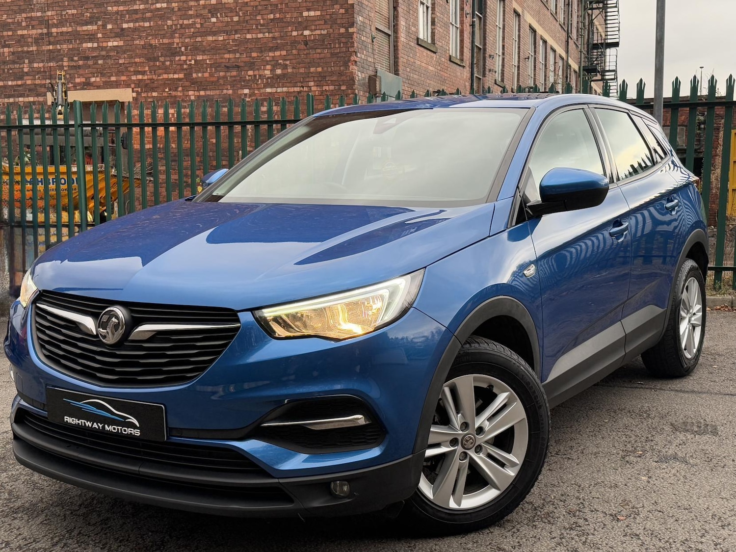 Used Vauxhall Grandland X 2018 for sale - 76997643: Photo 2