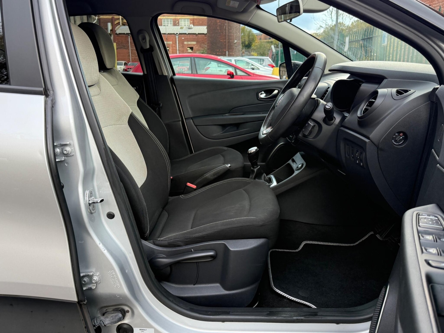 Used Renault Captur 2018 for sale - 76440973: Photo 12