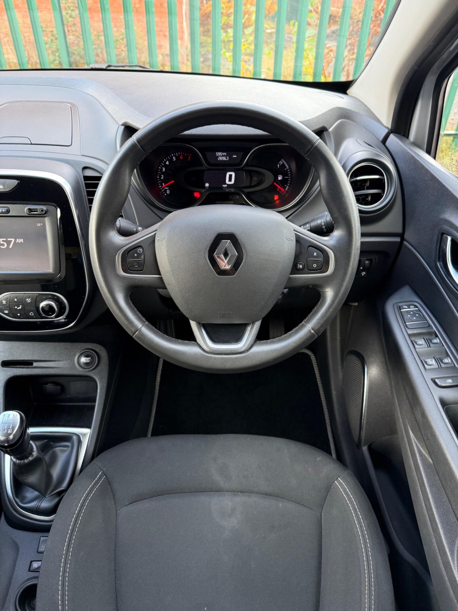 Used Renault Captur 2018 for sale - 76440973: Photo 20