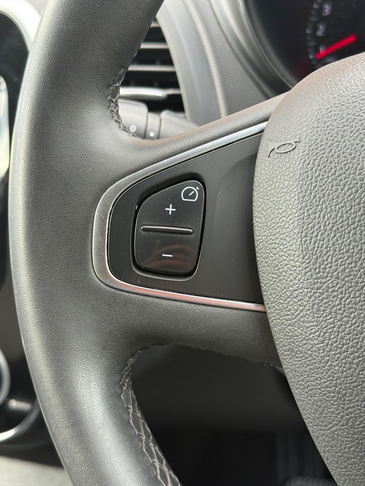 Used Renault Captur 2018 for sale - 76440973: Photo 22