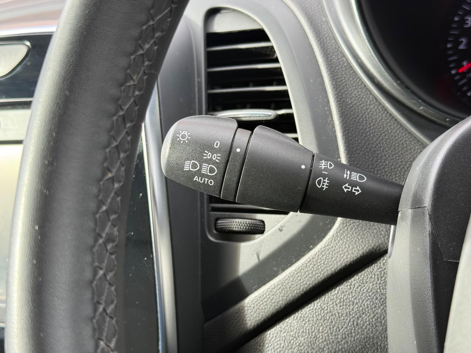 Used Renault Captur 2018 for sale - 76440973: Photo 24