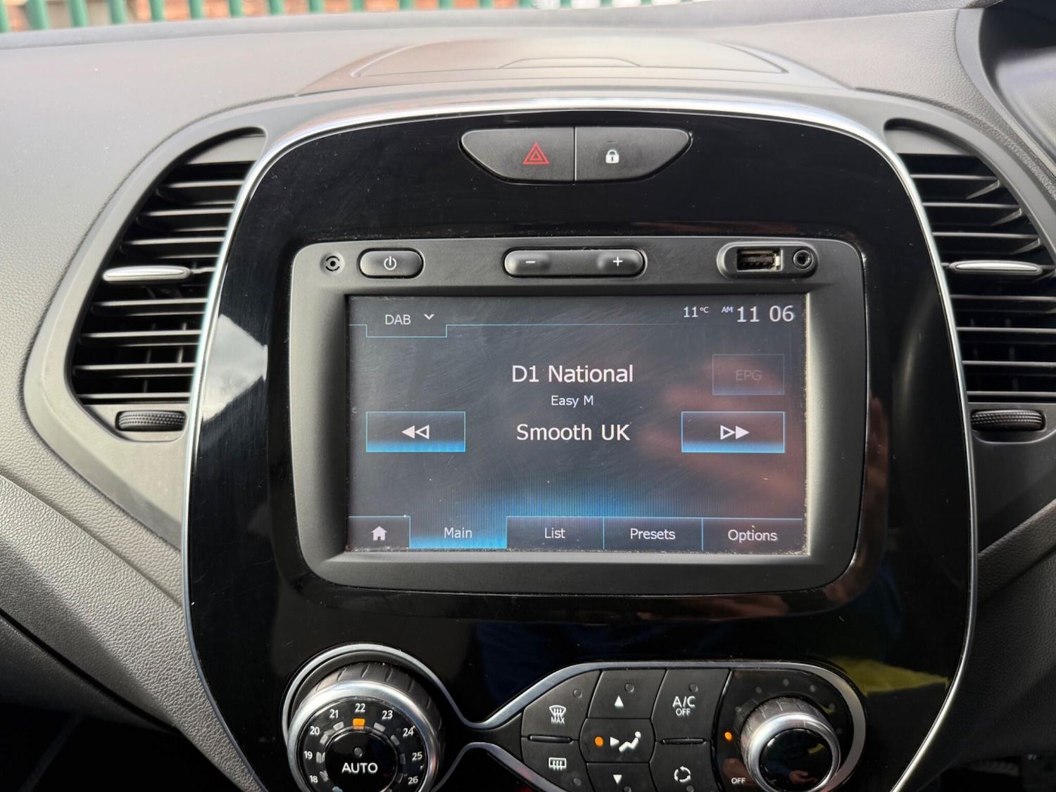 Used Renault Captur 2018 for sale - 76440973: Photo 29