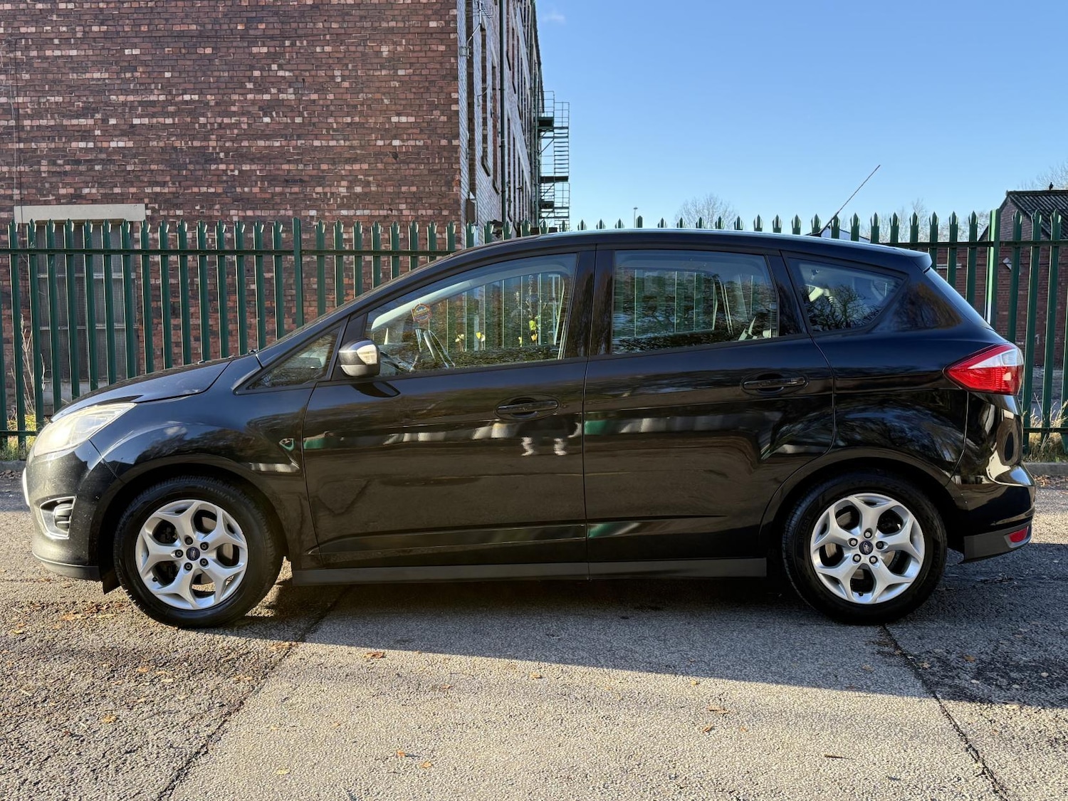Used Ford C-Max 2012 for sale - 76633930: Photo 4