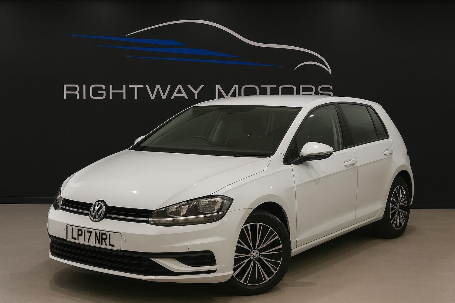 Used Volkswagen Golf 2017 for sale - 76432425: Photo 1