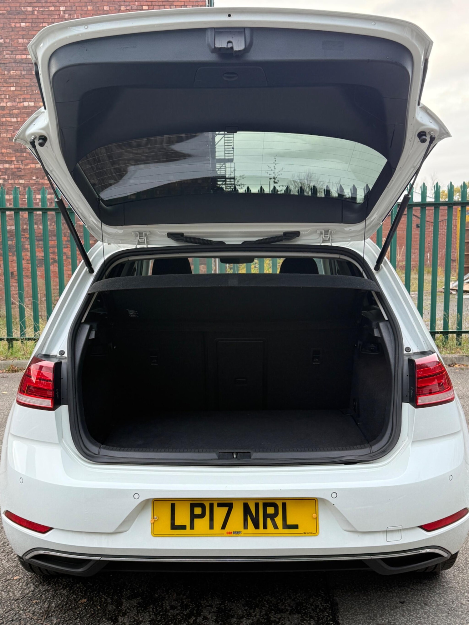 Used Volkswagen Golf 2017 for sale - 76432425: Photo 12