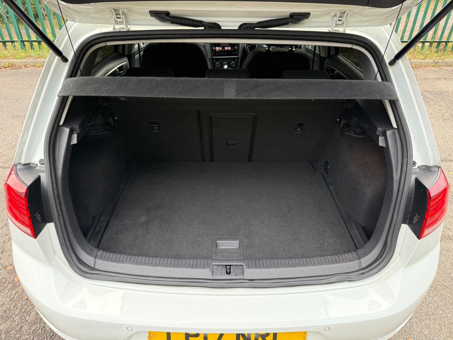 Used Volkswagen Golf 2017 for sale - 76432425: Photo 13