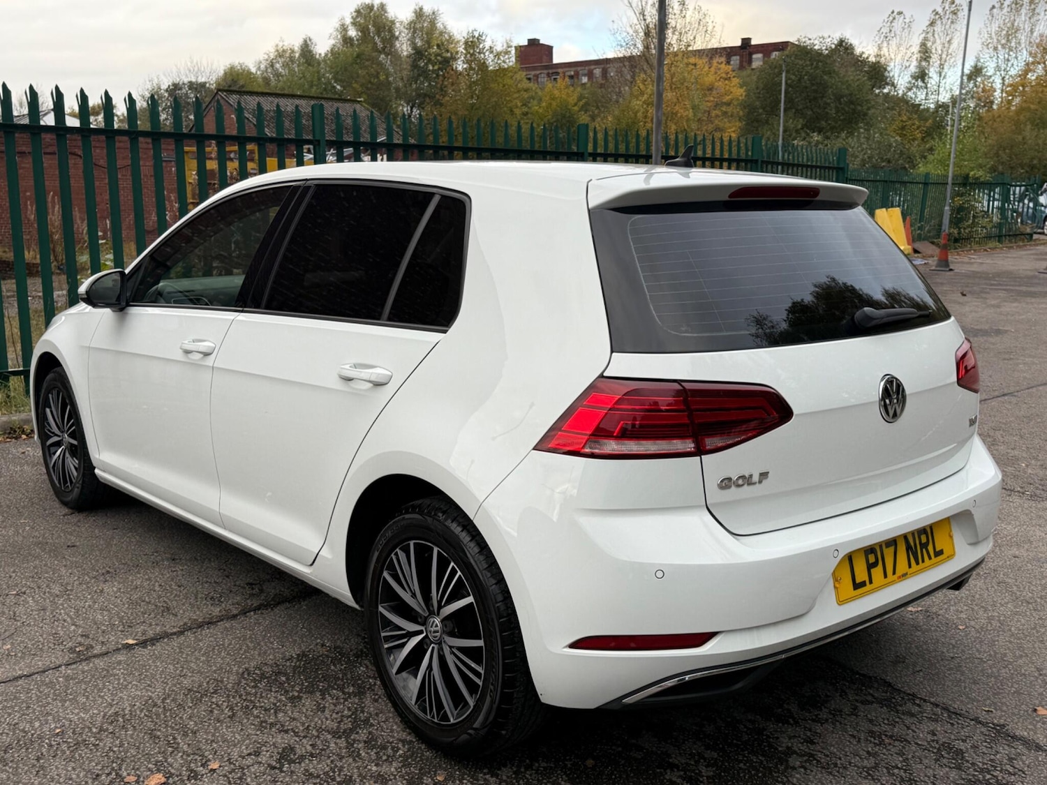 Used Volkswagen Golf 2017 for sale - 76432425: Photo 5