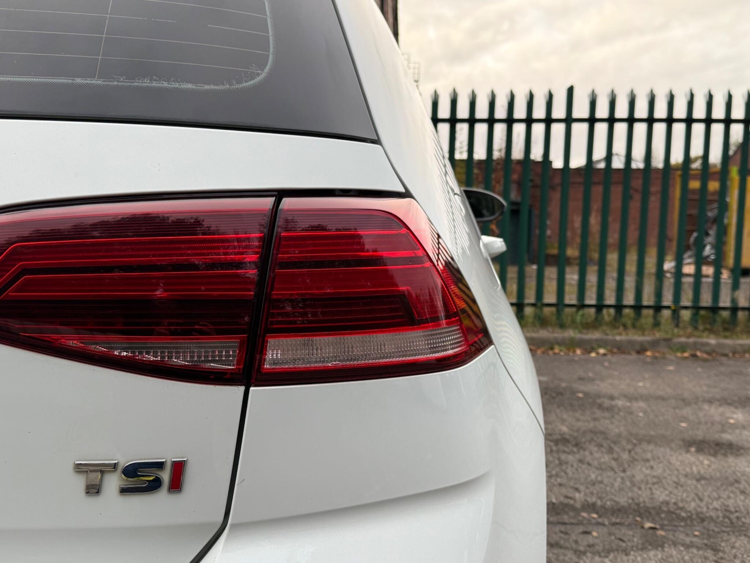 Used Volkswagen Golf 2017 for sale - 76432425: Photo 9