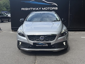 Used Volvo V40 Cross Country 2015 for sale - 78855392: Photo