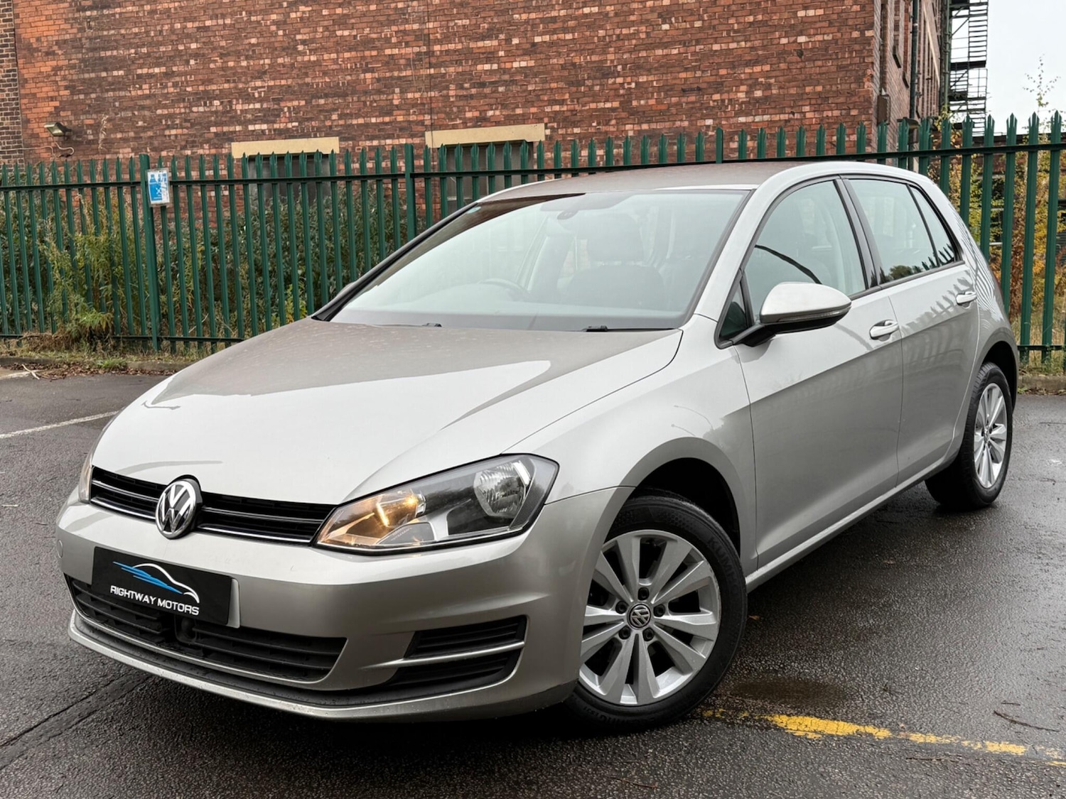 Used Volkswagen Golf 2013 for sale - 76431904: Photo 2