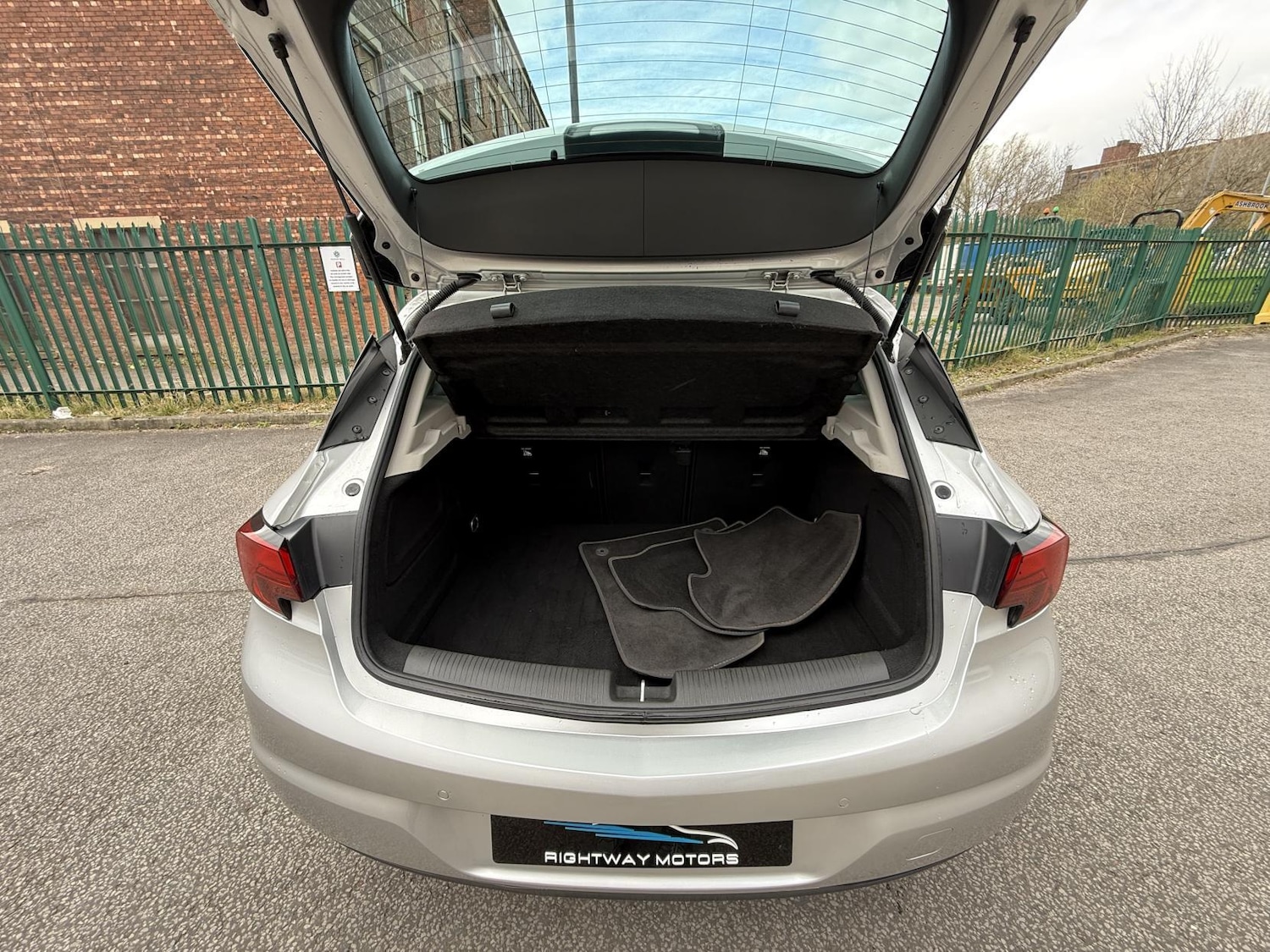 Used Vauxhall Astra for sale - 78136008: Photo 11