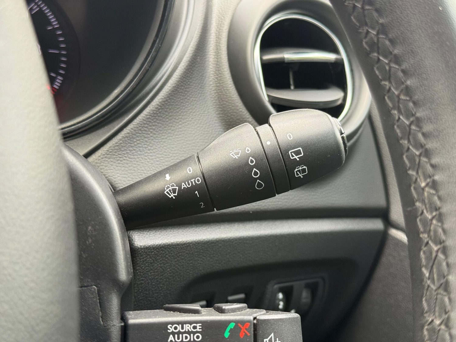 Used Renault Captur 2018 for sale - 76992451: Photo 25