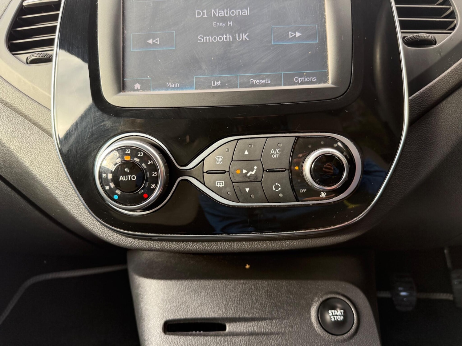 Used Renault Captur 2018 for sale - 76992451: Photo 30