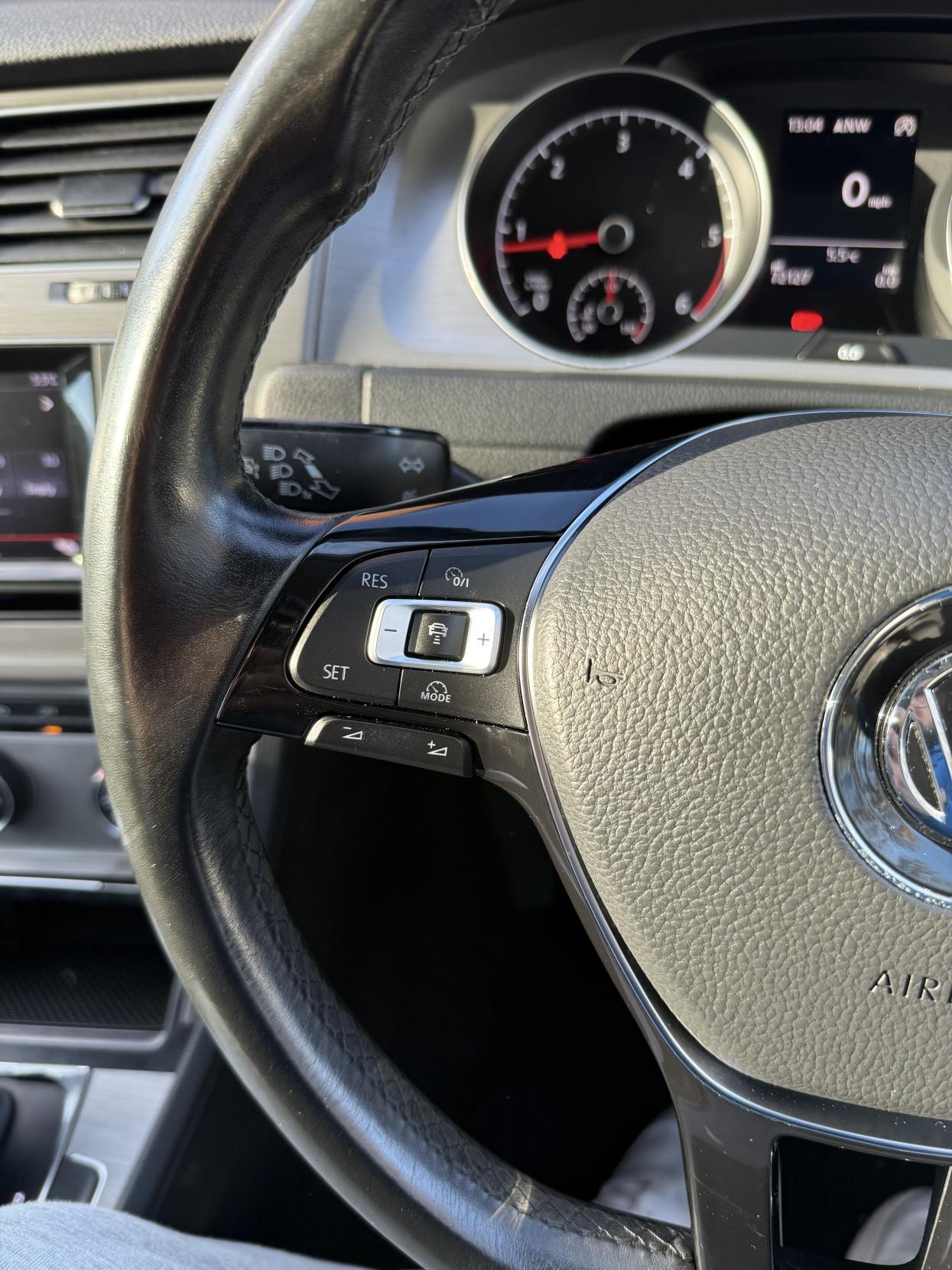 Used Volkswagen Golf 2014 for sale - 76472700: Photo 21