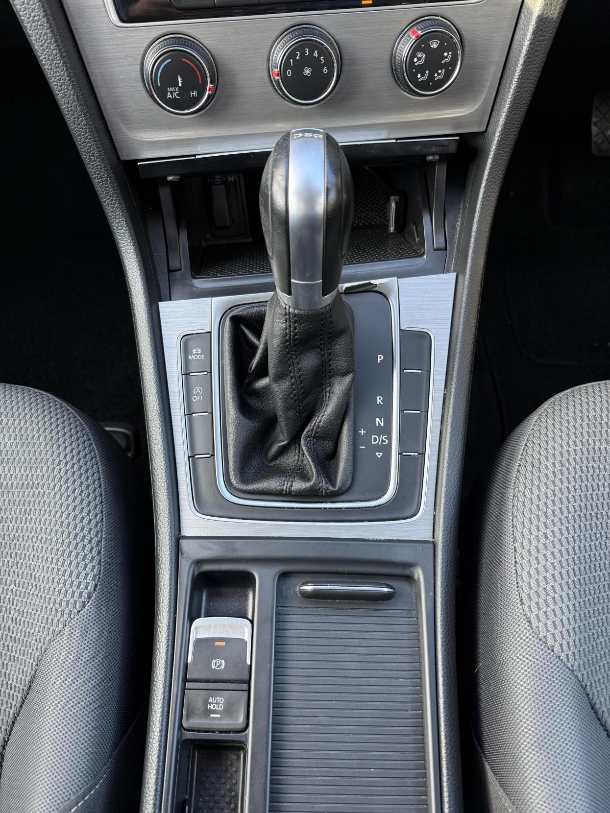 Used Volkswagen Golf 2014 for sale - 76472700: Photo 30