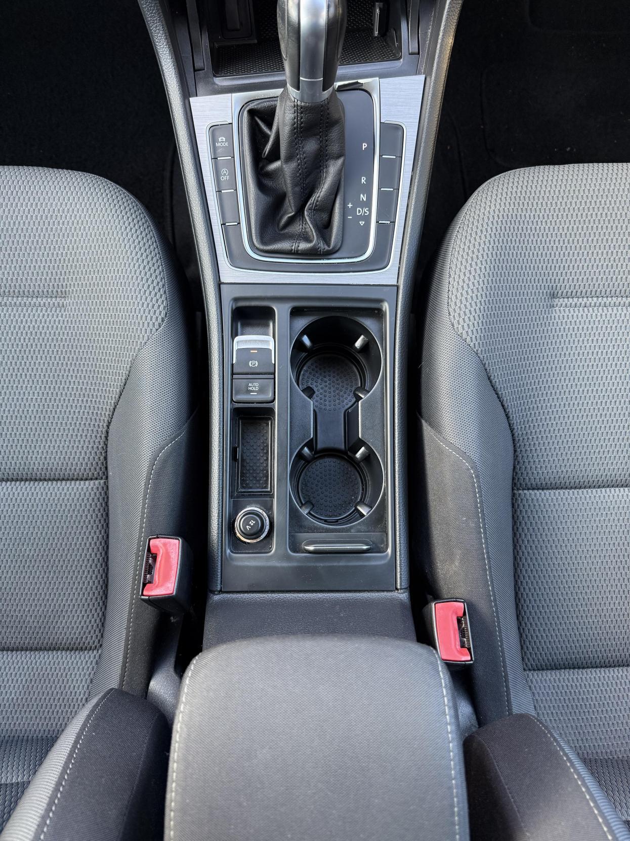 Used Volkswagen Golf 2014 for sale - 76472700: Photo 32