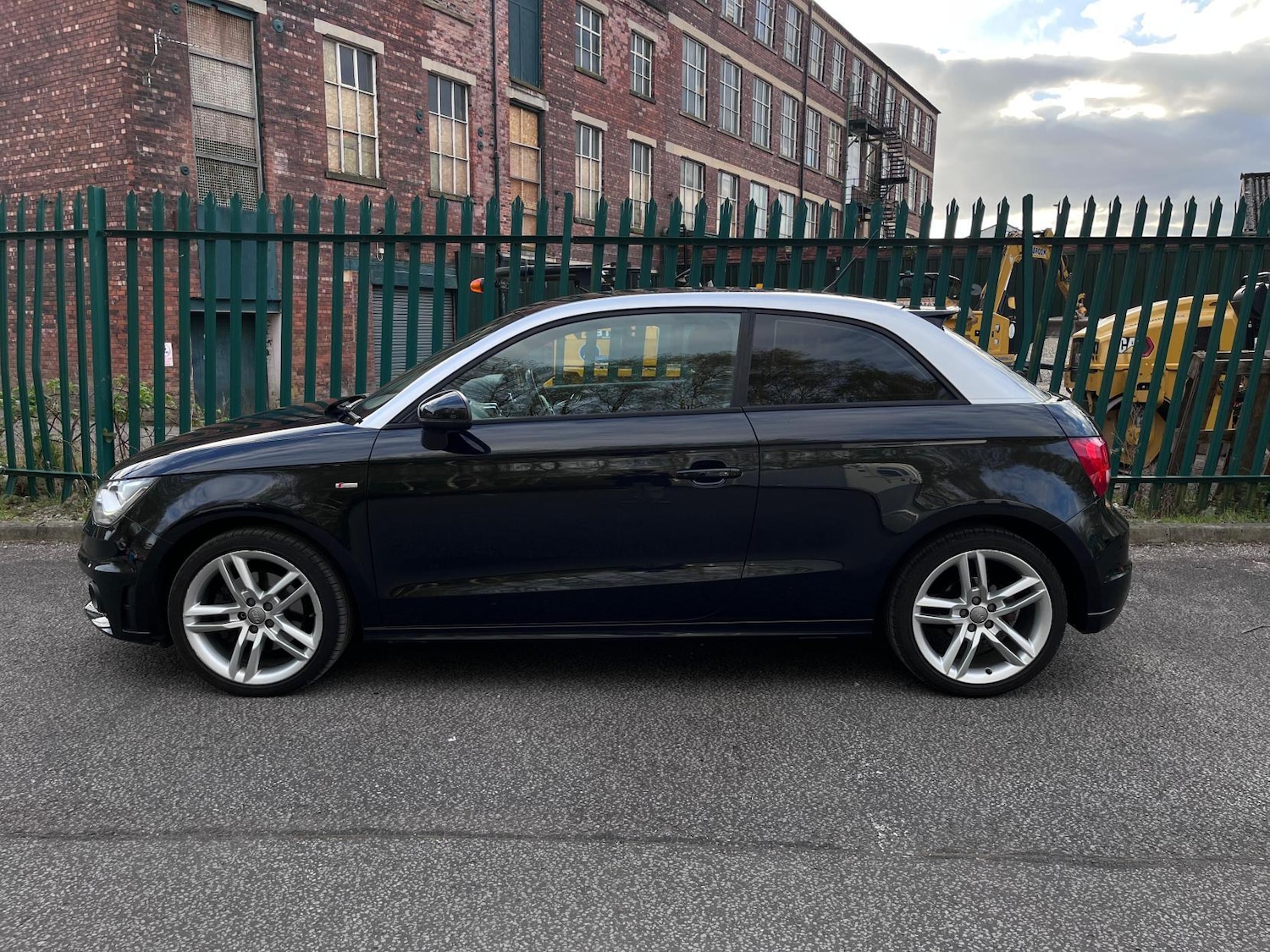 Used Audi A1 2011 for sale - 78219933: Photo 7