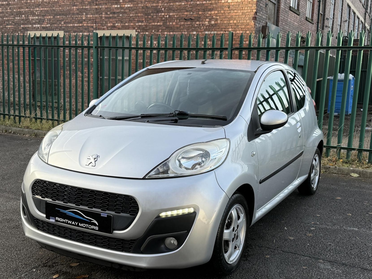 Used Peugeot 107 2013 for sale - 76918661: Photo 4