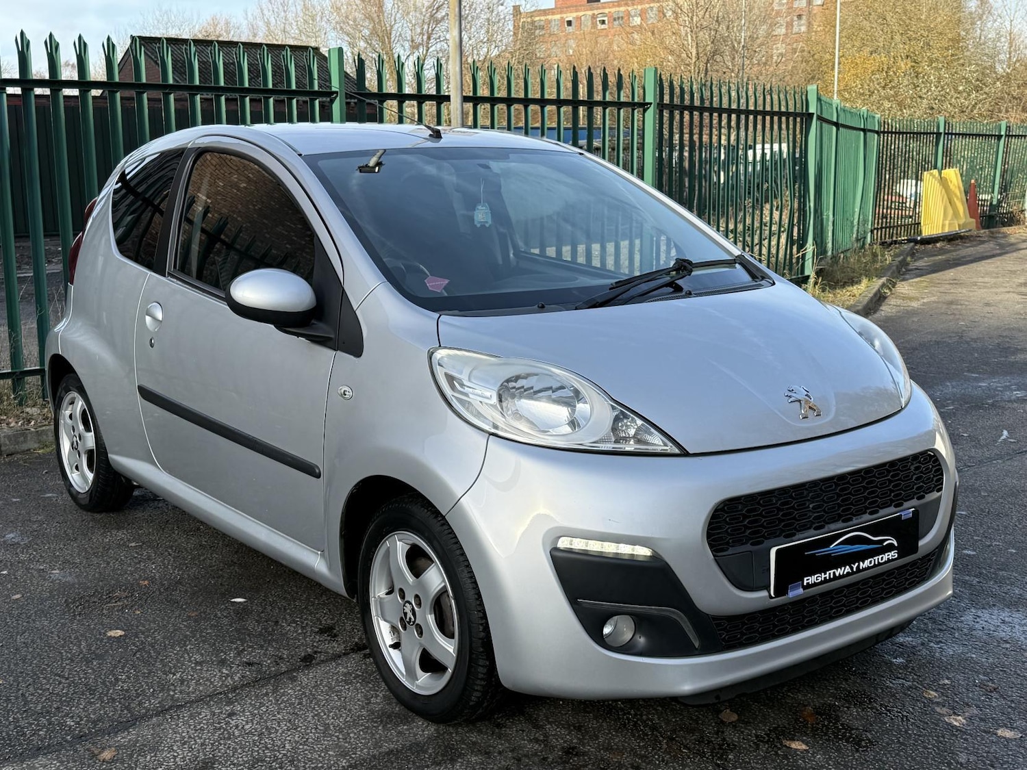 Used Peugeot 107 2013 for sale - 76918661: Photo 5
