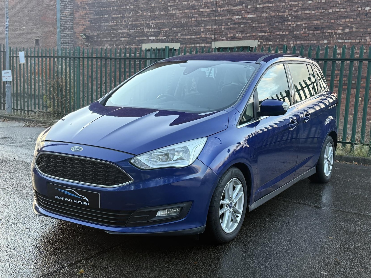 Used Ford Grand C-Max 2016 for sale - 76714140: Photo 4