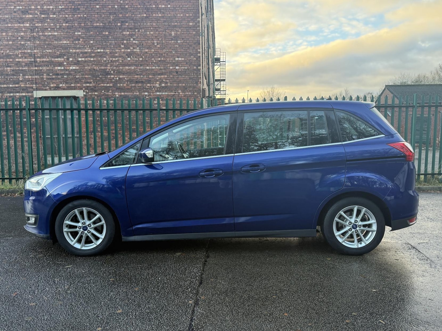 Used Ford Grand C-Max 2016 for sale - 76714140: Photo 6