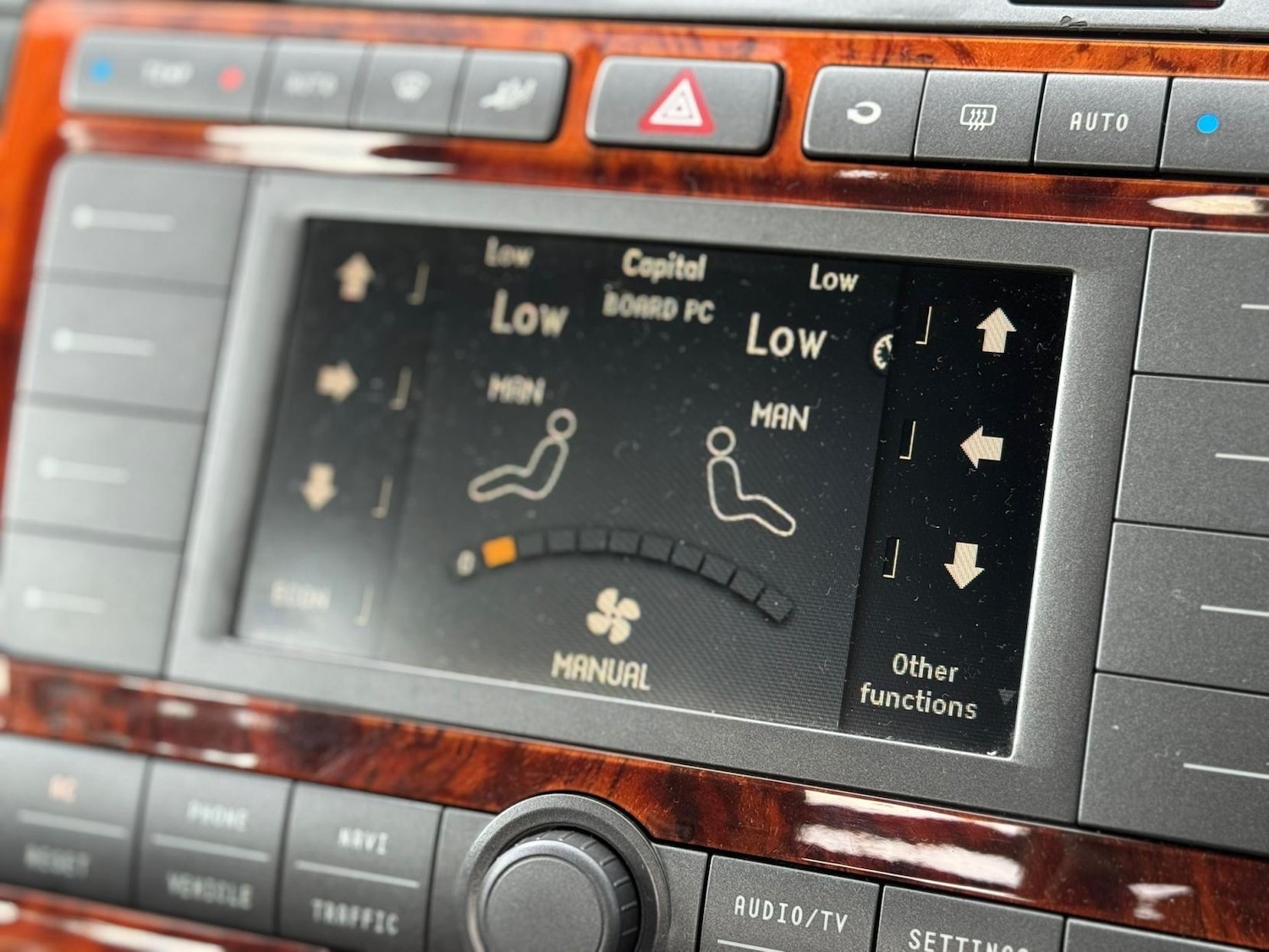 Used Volkswagen Phaeton 2003 for sale - 77683687: Photo 29