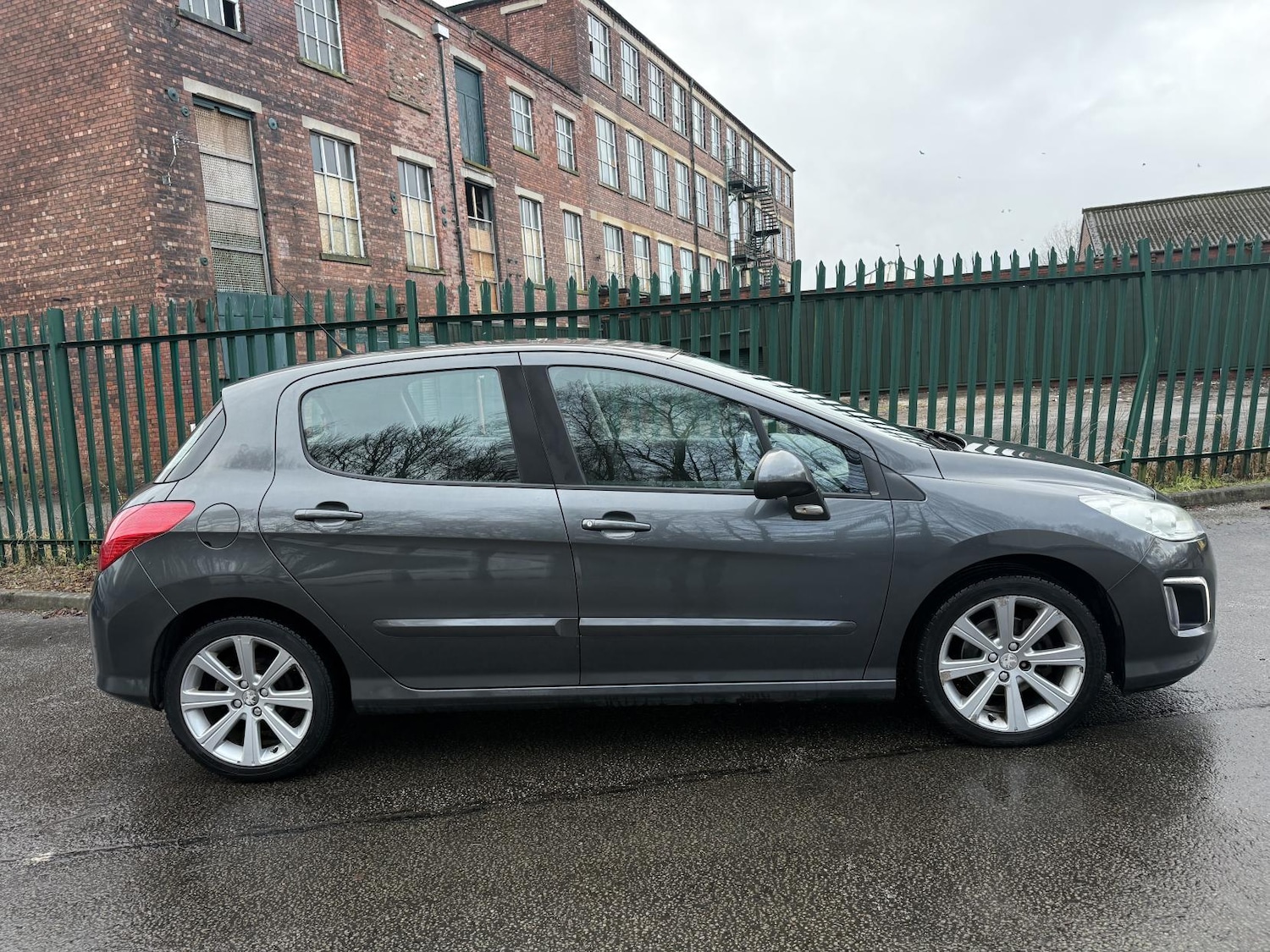Used Peugeot 308 2011 for sale - 76964549: Photo 10