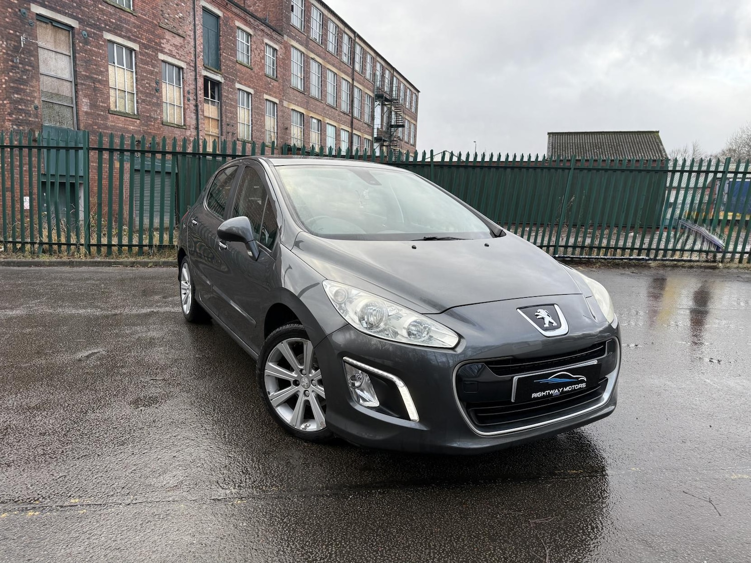 Used Peugeot 308 2011 for sale - 76964549: Photo 4