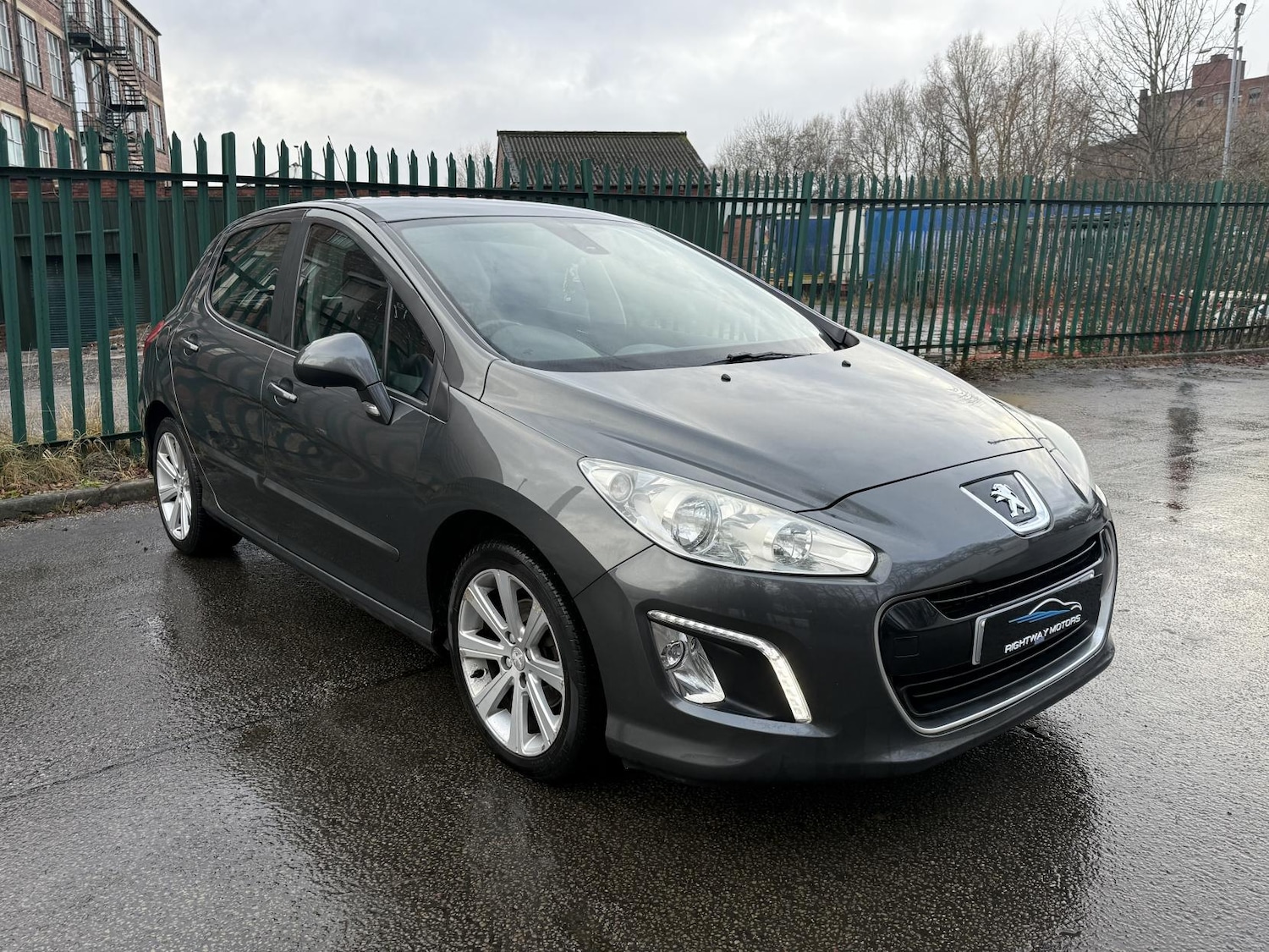 Used Peugeot 308 2011 for sale - 76964549: Photo 6