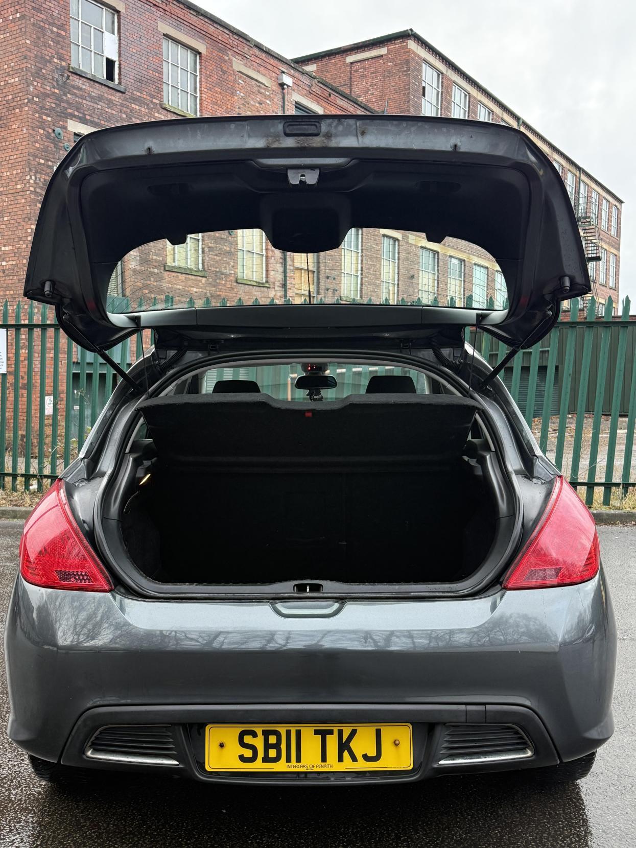 Used Peugeot 308 2011 for sale - 76964549: Photo 7