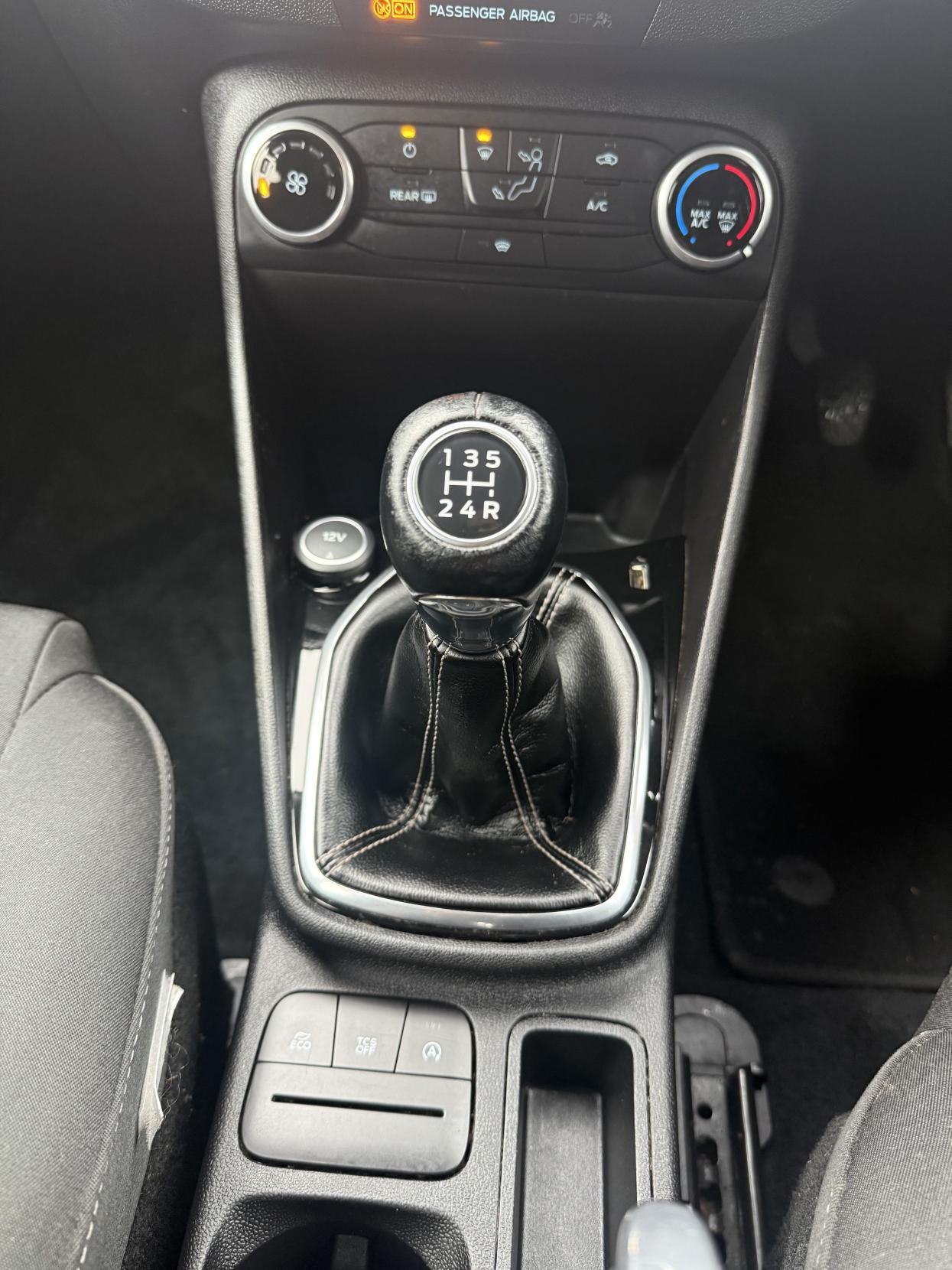 Used Ford Fiesta 2017 for sale - 76918573: Photo 35