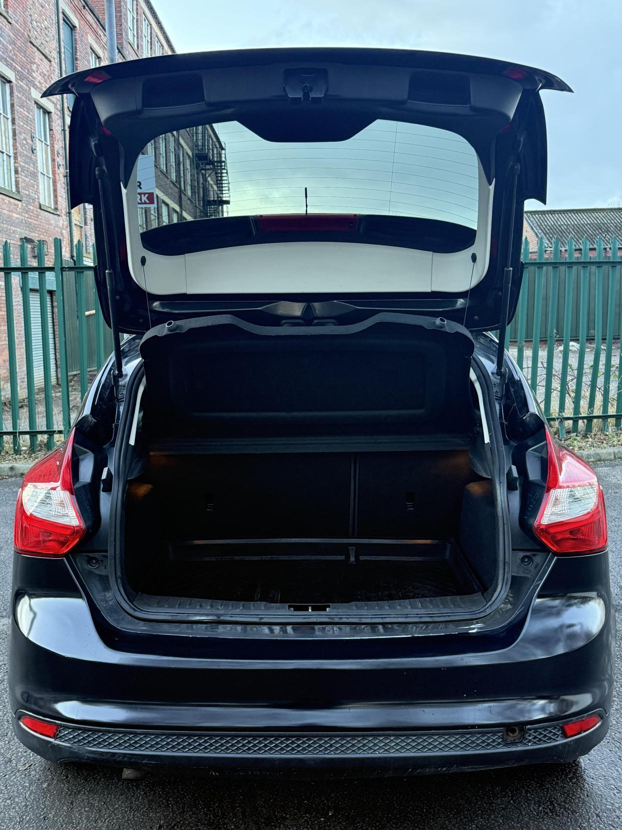 Used Ford Focus 2013 for sale - 77130578: Photo 11