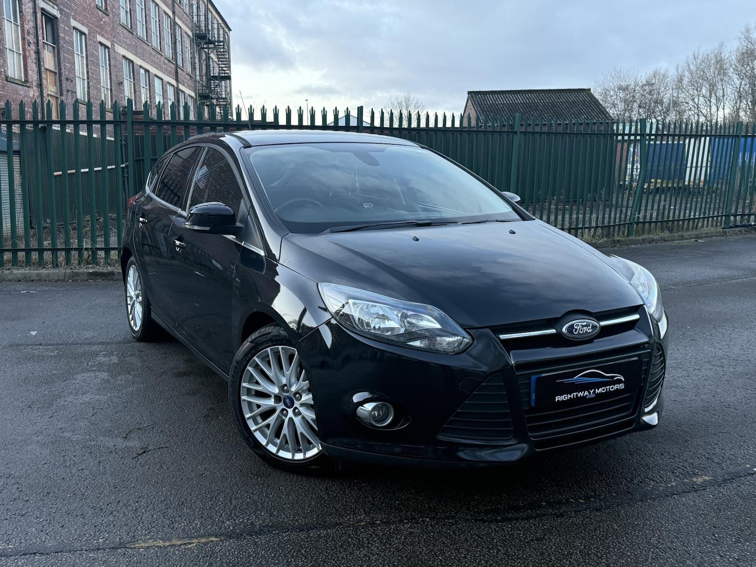 Used Ford Focus 2013 for sale - 77130578: Photo 3