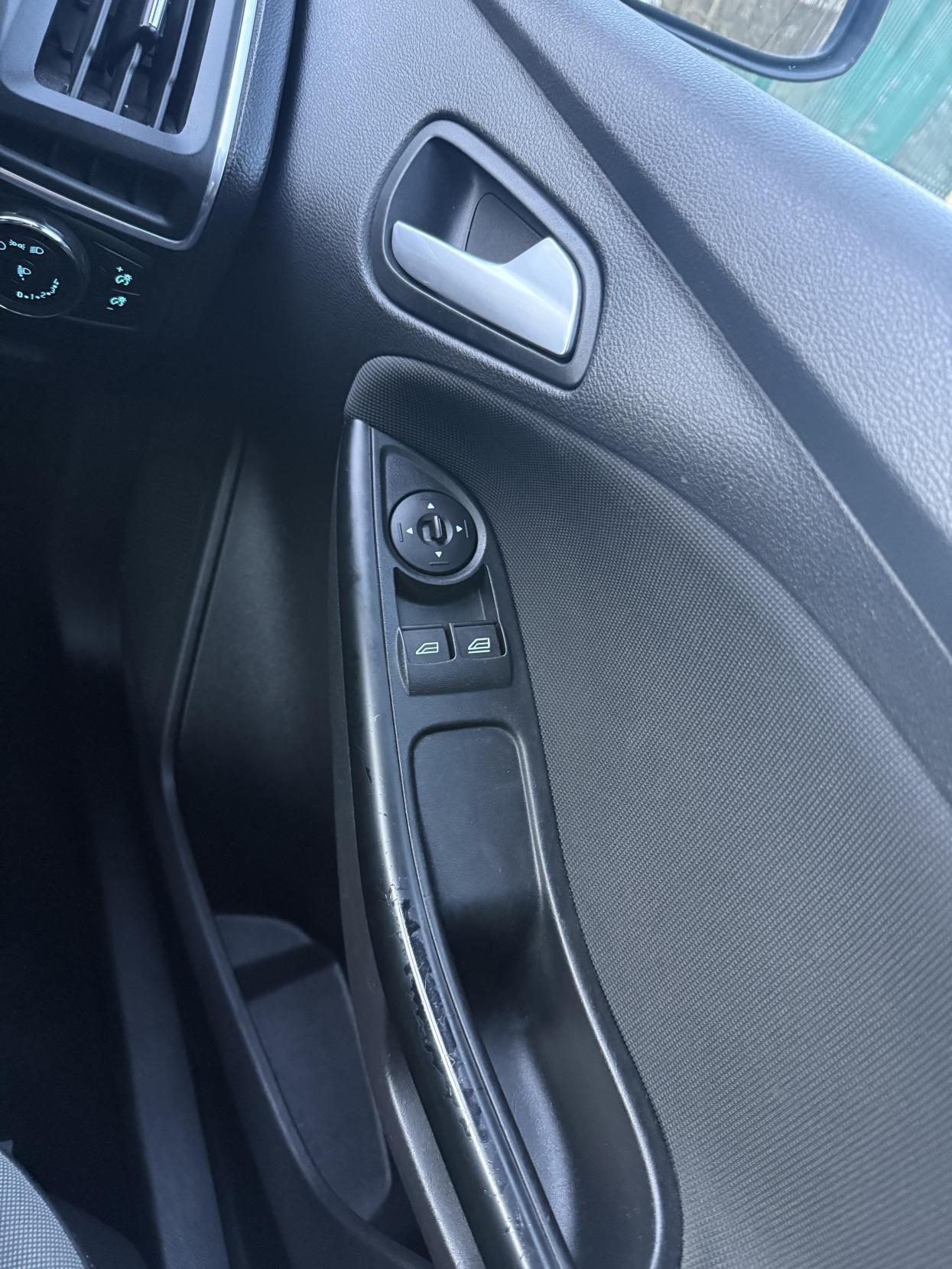 Used Ford Focus 2013 for sale - 77130578: Photo 31