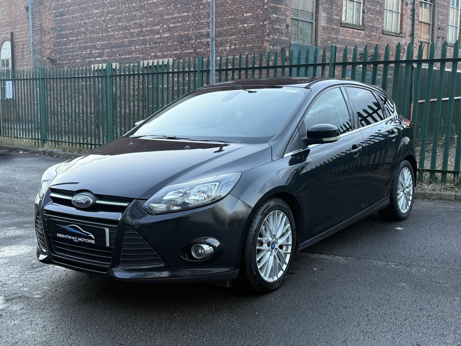 Used Ford Focus 2013 for sale - 77130578: Photo 5