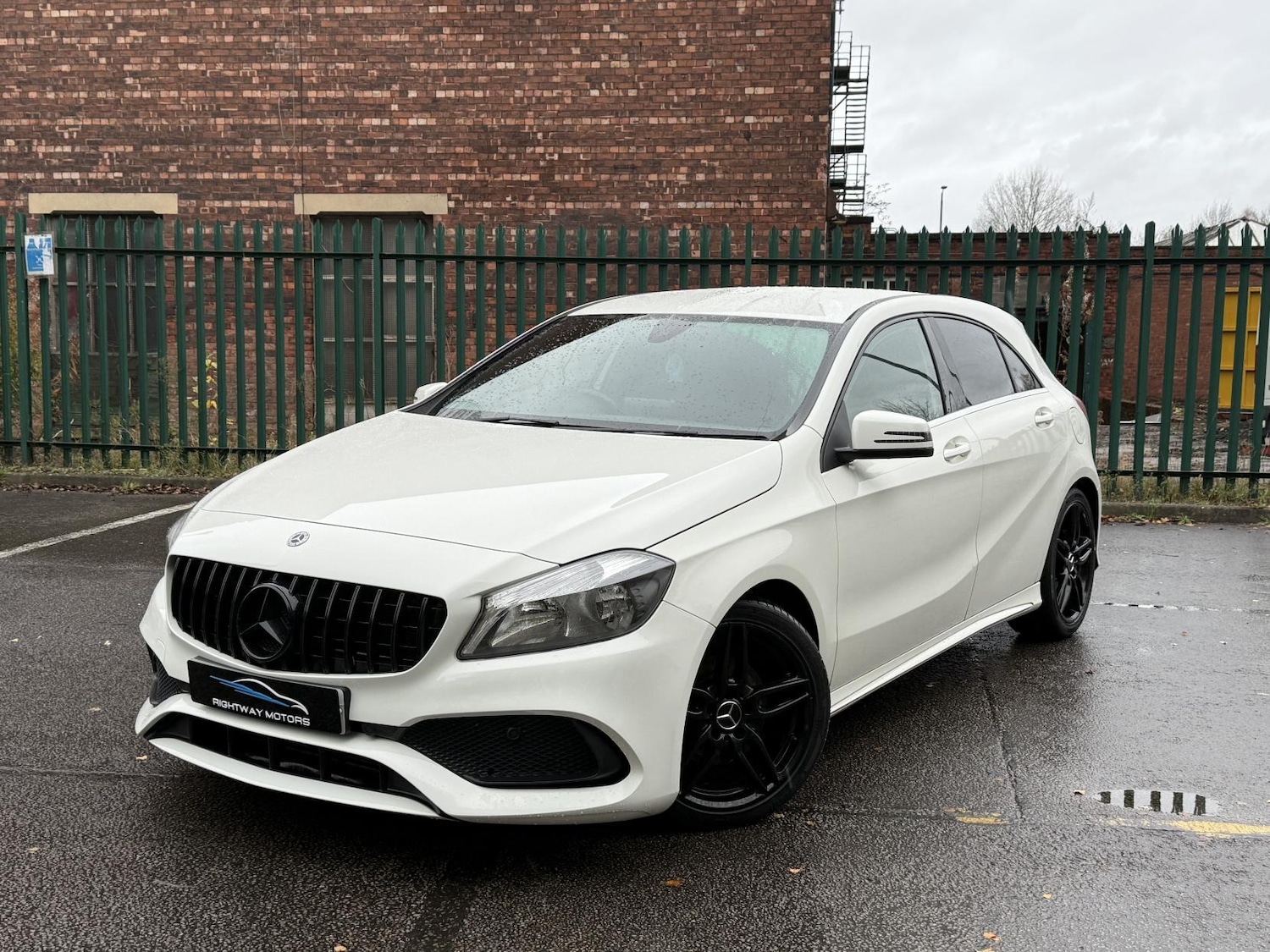 Used Mercedes-Benz A-Class for sale - 76549915: Photo 2