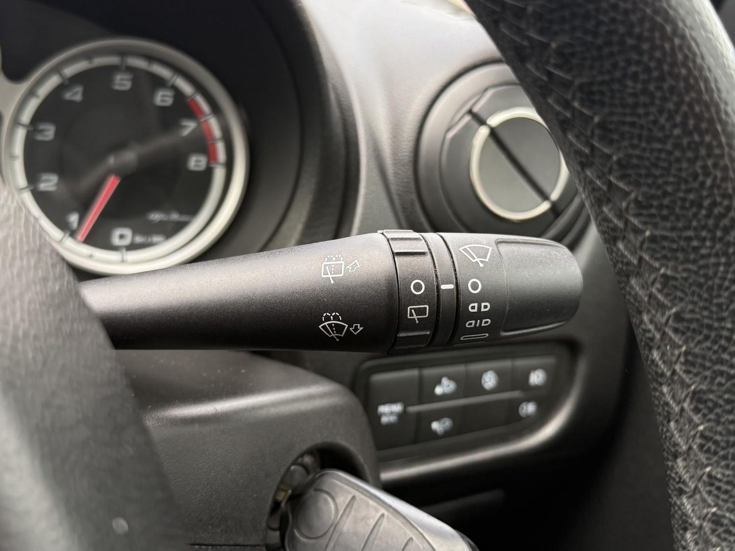 Used Alfa Romeo MiTo 2013 for sale - 77838729: Photo 28