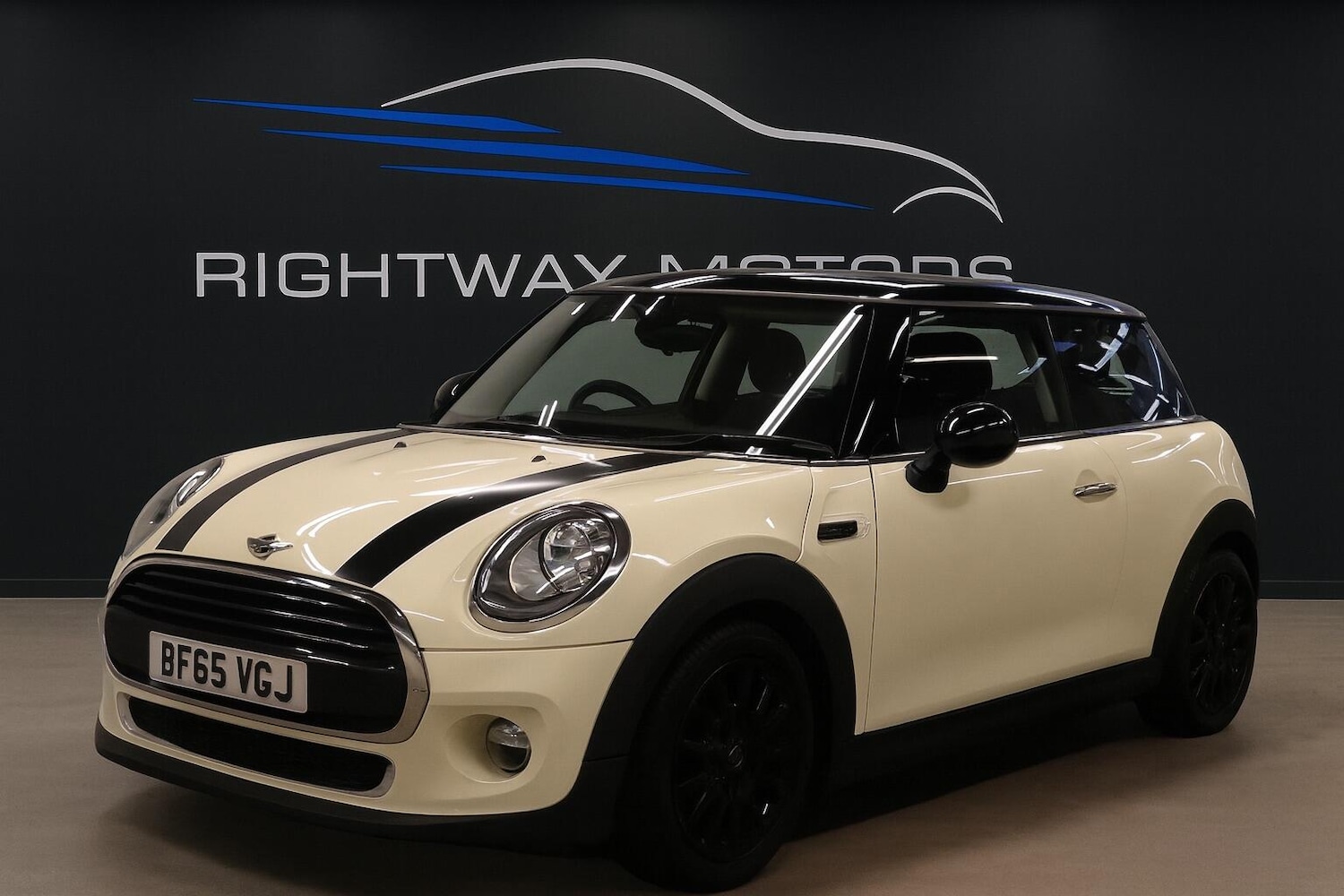 Used MINI Hatch for sale - 76440455: Photo 1